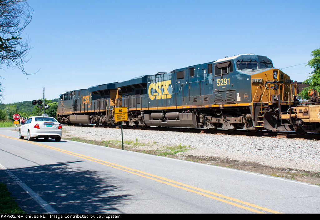 CSX 5291 trails on I142